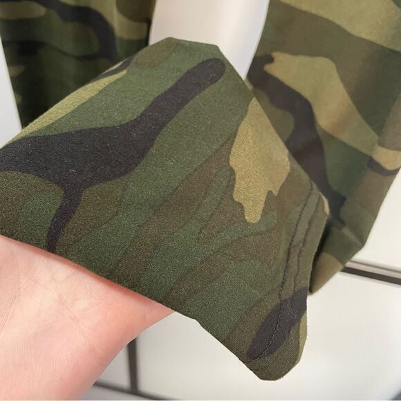[s] Suzy Shier Soft Everyday Green, Black & Tan Camo Leggings Women’s - Picture 14 of 15